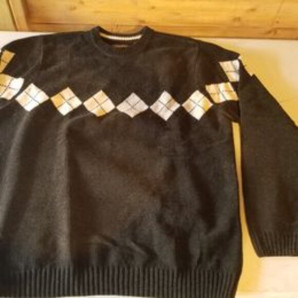 2x Prefab and 1x World Athletics Men's Sweaters (sold together) - Picture 2 of 10